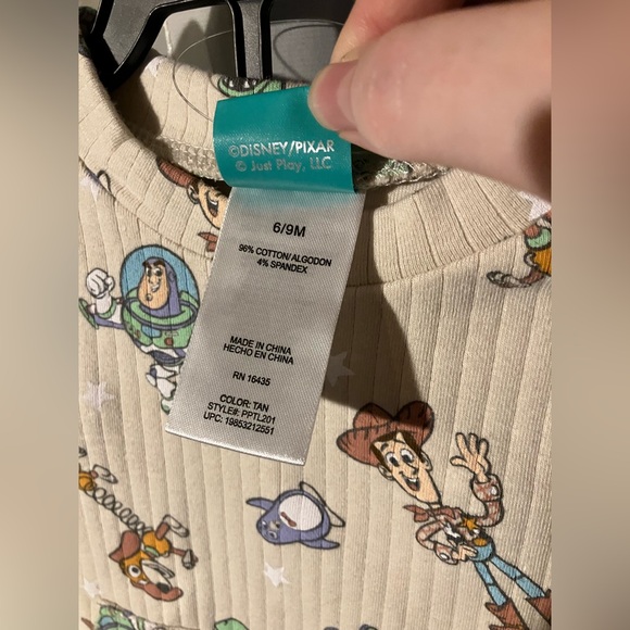 💚Disney Baby NWT💚 Toy Story long sleeve outfit with Woody and Buzz 6-9 months - Picture 5 of 6